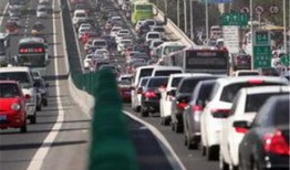 堵车吃瓜群众,吃瓜群众见证城市生活百态