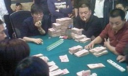 吃瓜群众围观聚众斗殴案例,吃瓜群众围观下的法律拷问