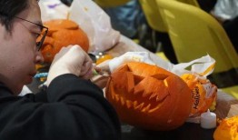 吃瓜群众算节日吗,吃瓜群众视角下的节日狂欢