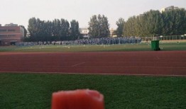 热心的吃瓜群众 军训,热心吃瓜群众围观青春蜕变