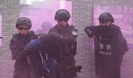 吃瓜看戏路过的群众,见证人间百态的戏剧情节