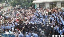 吃瓜群众围观聚众斗殴案例,吃瓜群众围观下的法律拷问