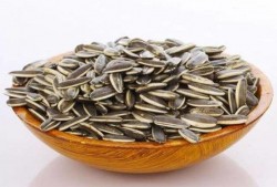 吃瓜群众准备瓜子