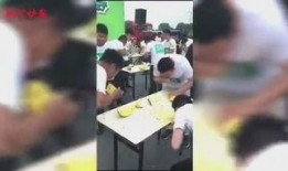 吃瓜群众吃东西视频