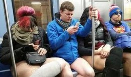 成都男模吃瓜群众事件