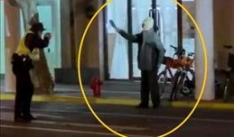 枪击现场吃瓜群众视频,枪击事件惊心动魄，吃瓜群众视频记录惊魂瞬间